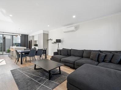 12 Turquoise Boulevard, Treeby WA 6164