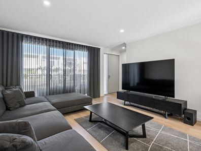 12 Turquoise Boulevard, Treeby WA 6164