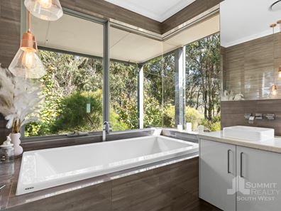 210 Garvey  Road, Dardanup West WA 6236