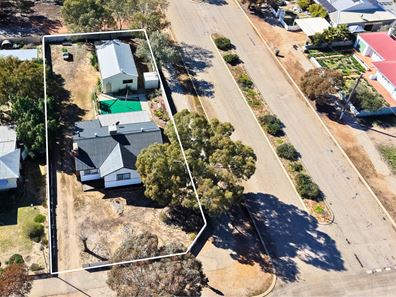 16 Hinckley Street, Kellerberrin WA 6410