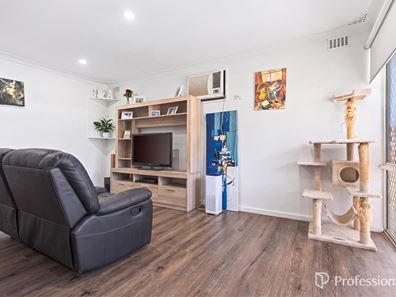 97 Kenny Crescent, Rangeway WA 6530