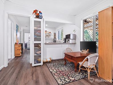 97 Kenny Crescent, Rangeway WA 6530