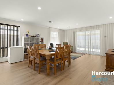15 Citrine Way, Karnup WA 6176