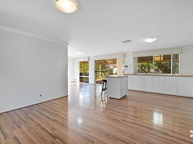 4 Copper Lane, Wattle Grove WA 6107