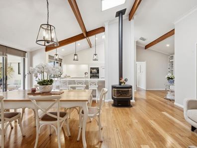 18 Chesters Way, Winthrop WA 6150