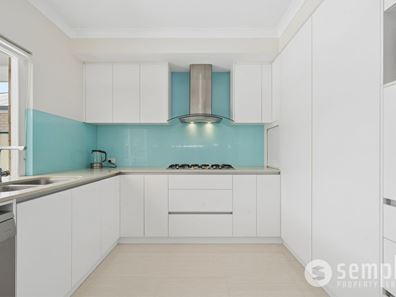 47 Gaebler Road, Hammond Park WA 6164