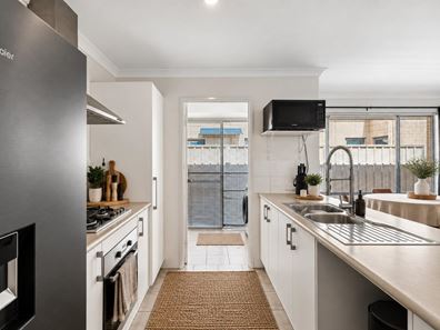 7/24 Gladstone Road, Armadale WA 6112