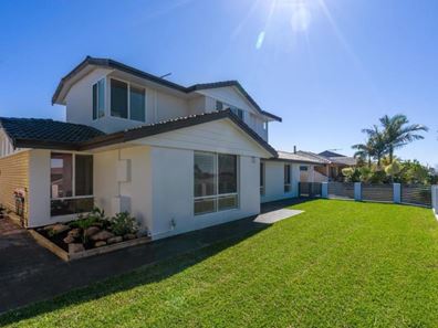 18 Seaspray Crest, Ballajura WA 6066