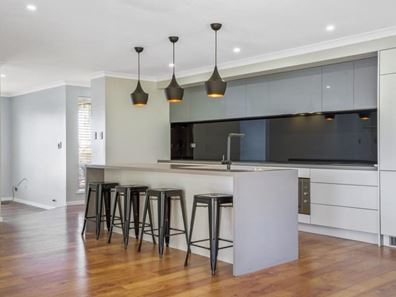 18 Seaspray Crest, Ballajura WA 6066