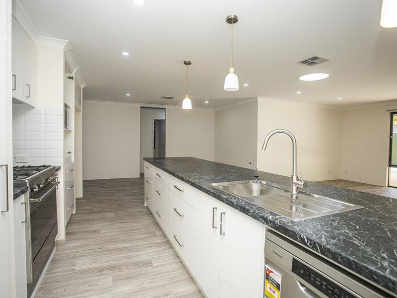 9 Raven Lane, Warnbro WA 6169