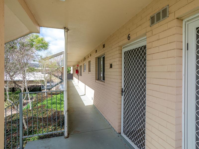 6/80 Fifth Road, Armadale WA 6112