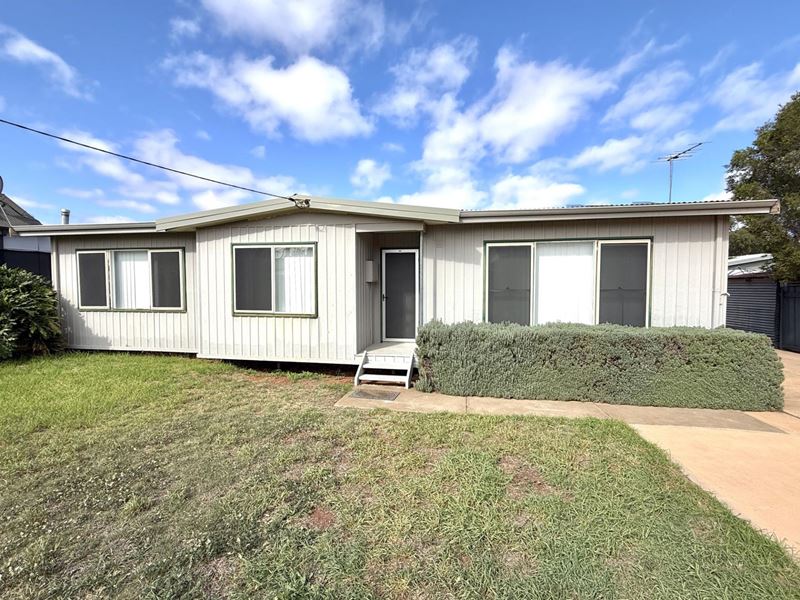10 Millen Street, Boulder WA 6432