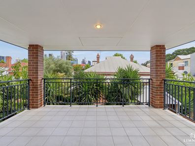 10 Kakulas Crescent, Northbridge WA 6003