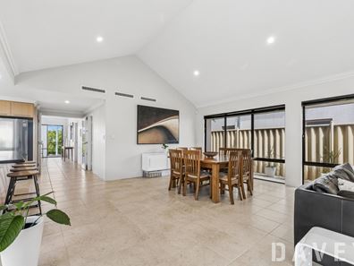 12 O'Mara Boulevard, Iluka WA 6028