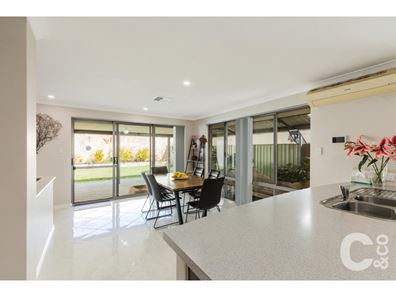 8 Eton Court, Parmelia WA 6167