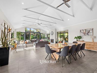 14 Grosmont Glade, Leschenault WA 6233