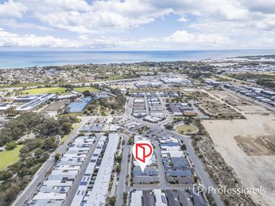 8 Wyperfeld Street, Yanchep WA 6035
