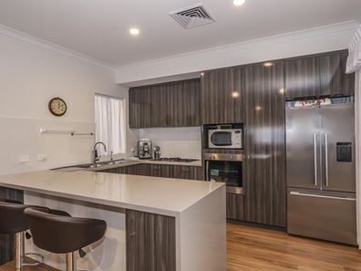 15 Osprey Circle, Ballajura WA 6066