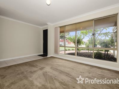 25 Guadalupe Drive, Ballajura WA 6066