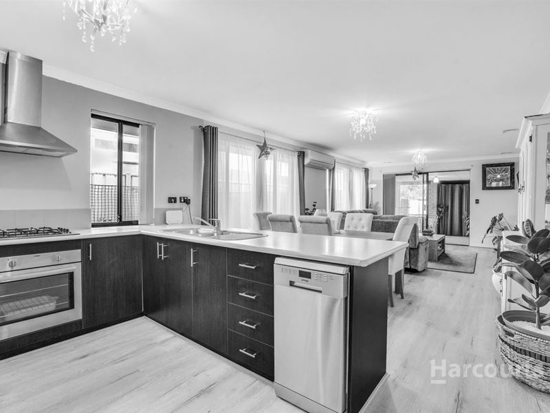 33 Dowerin Circuit, Lakelands WA 6180