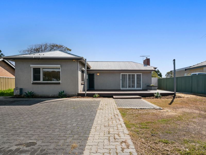 124 Leach Highway, Melville