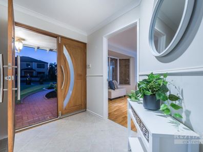 6 St Helena Way, Iluka WA 6028