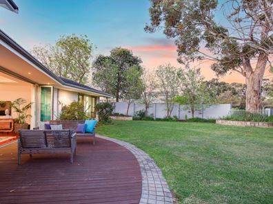 27 Clanmel Road, Floreat WA 6014