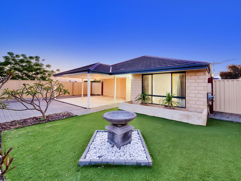 8 Albana Grove, Pearsall