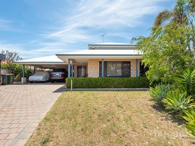 4 Castilloa Court, Halls Head WA 6210