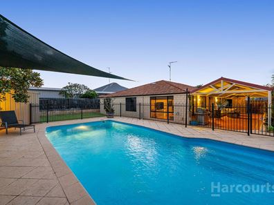 17 Seaforth Drive, Halls Head WA 6210