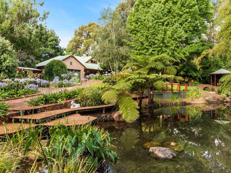 32 Cabarita Road, Kalamunda