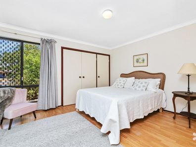 7 Findlay Road, Leeming WA 6149