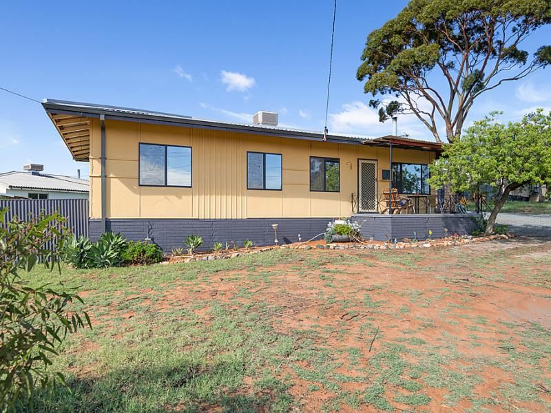 2 Serpentine Road, Kambalda East