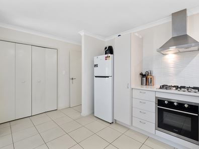 4/6 Wyatt Road, Bayswater WA 6053