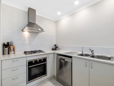 4/6 Wyatt Road, Bayswater WA 6053