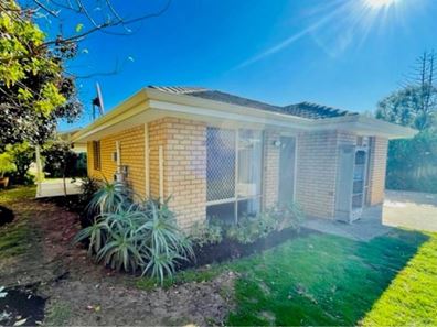 5b Gumblossom Way, Quinns Rocks WA 6030