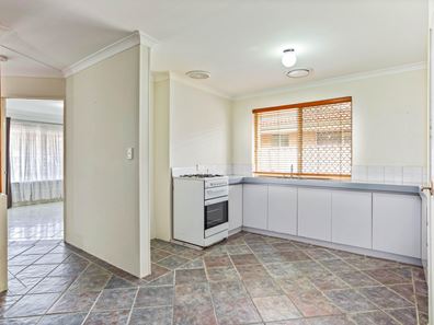 5 Barnfield Court, Seville Grove WA 6112