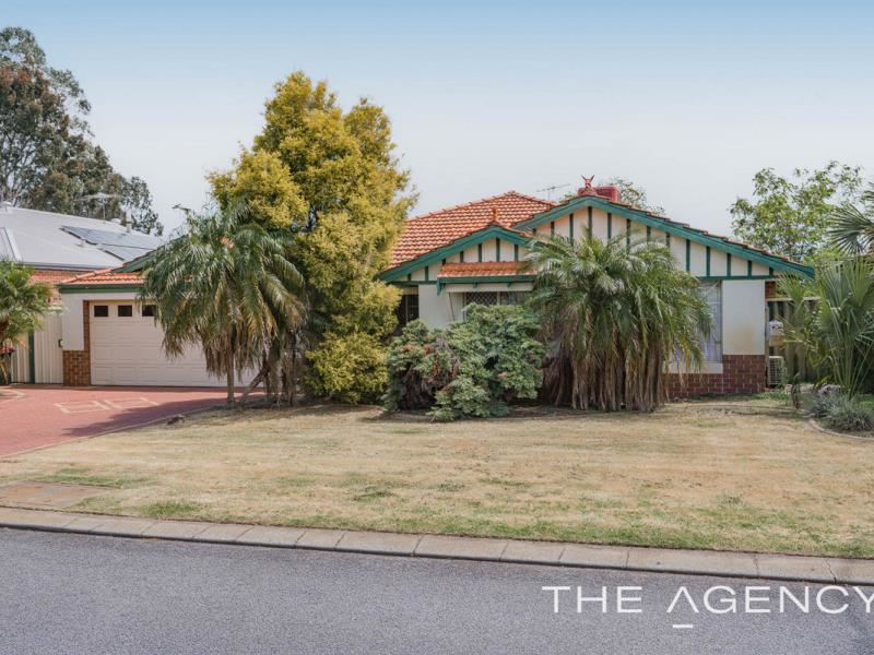 6 St Claire Gardens, Atwell