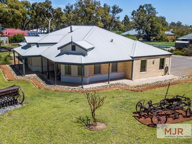 5 Macleod Close, Byford WA 6122