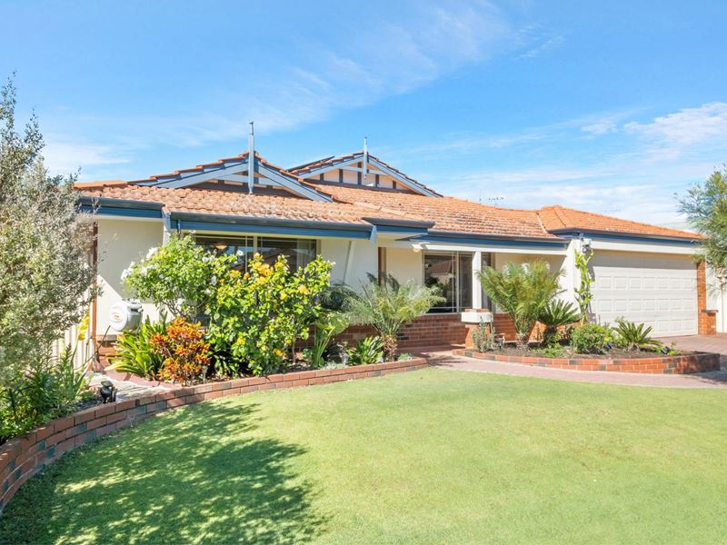 32 Golden Ash Gardens, Helena Valley