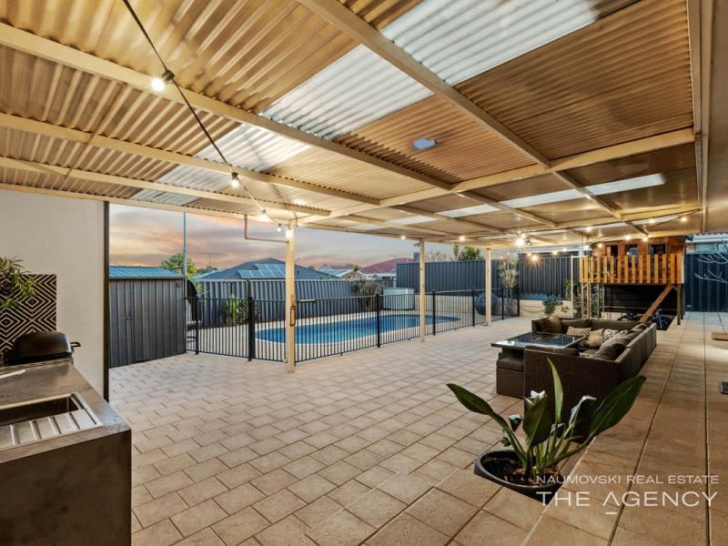 10 Gaby Way, Marangaroo