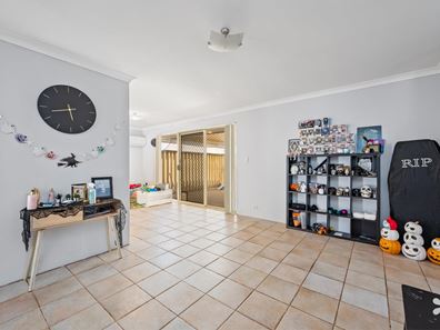 4/7 Greenlea Crescent, Warnbro WA 6169