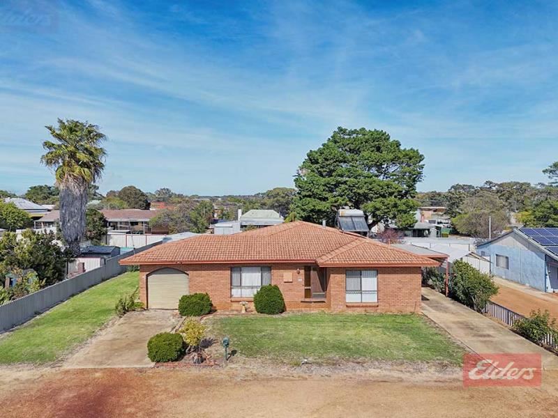 4 Fox Street, Narrogin