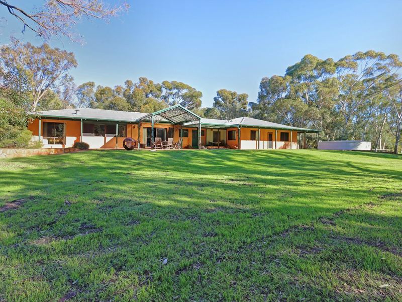 21 Evening Peal Ct, Darling Downs