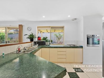 15 Serpentine Rise, Success WA 6164