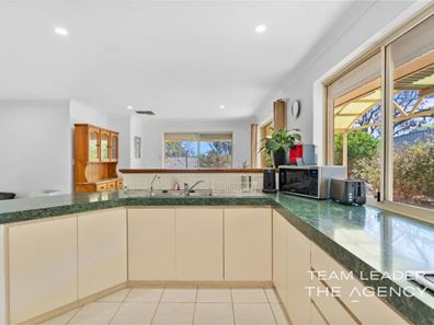 15 Serpentine Rise, Success WA 6164