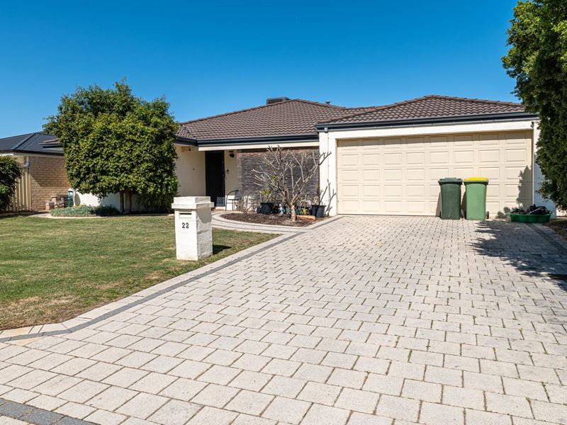 22 Mary Mackillop Glen, Queens Park