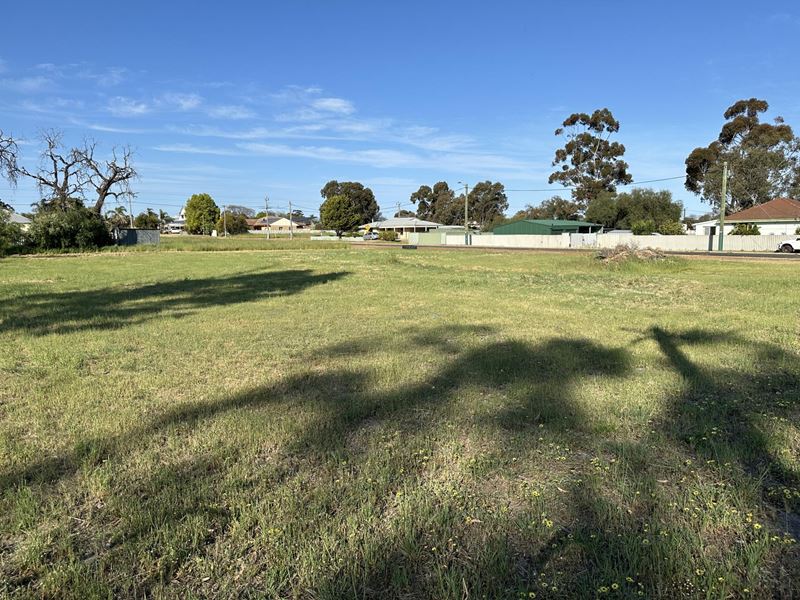 35 Moojebing  Road, Katanning WA 6317