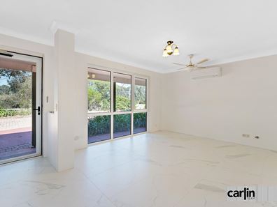 42 Broadwater Gardens, South Lake WA 6164