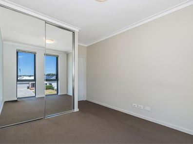 10/35 Honeywood  Avenue, Wandi WA 6167